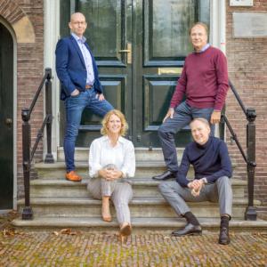 Instituut voor Zakelijke Mediation - teamfoto in kleur